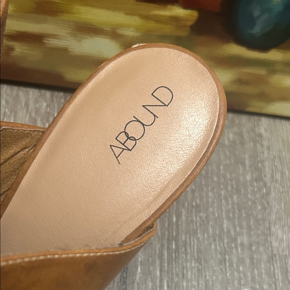 Abound Women's Brown Leather Mules - Picture 2 of 15